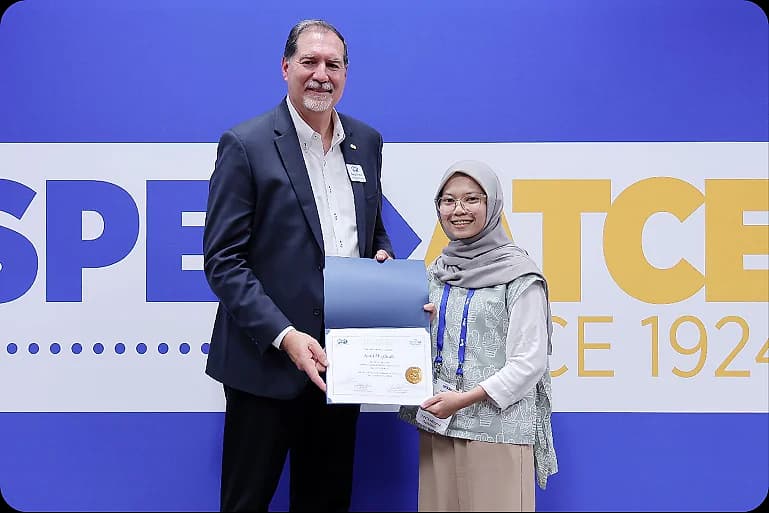 SPE Member with Banner